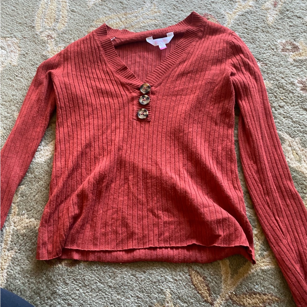Long sleeve- Vneck
